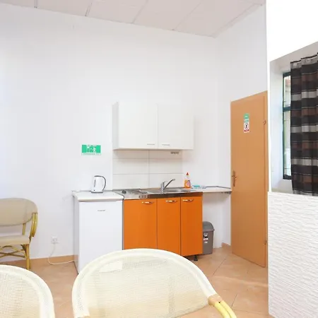 Apartment By The Sea Dugi Rat, Omis - 15516 Dugi Rat