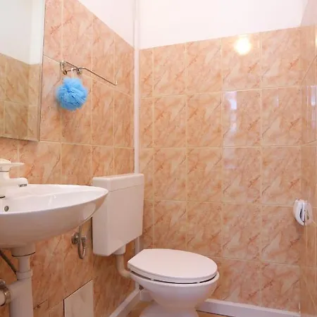 Apartment By The Sea Dugi Rat, Omis - 15516 *